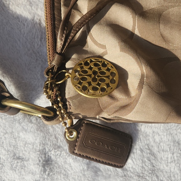 Coach canvas handbag tan and gold - Picture 3 of 9